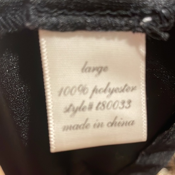 Francesca’s Black and Gold Embroidered Top - Picture 6 of 6